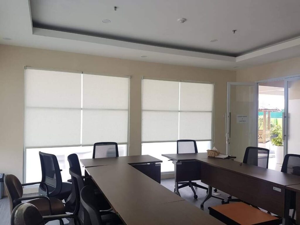 Toko Roller Blind Bandung, Jual Roller Blind di Bandung, Roller Blind Murah Bandung, Roller Blind Sharp Point Bandung, Roller Blind Shinichi Bandung, Vertical blind sharp point Bandung